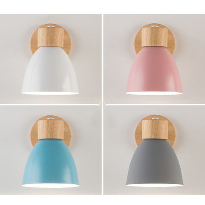 Wandleuchte Macaron aus Holz & Eisen