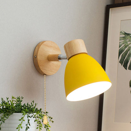 Wandleuchte Macaron aus Holz & Eisen