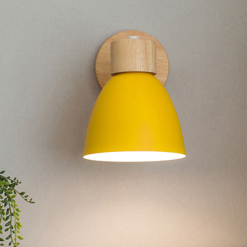 Wandleuchte Macaron aus Holz & Eisen