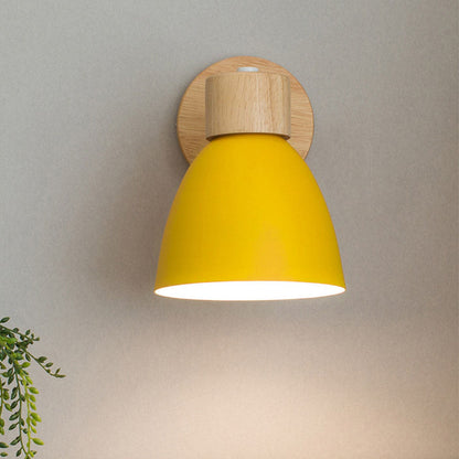 Wandleuchte Macaron aus Holz & Eisen