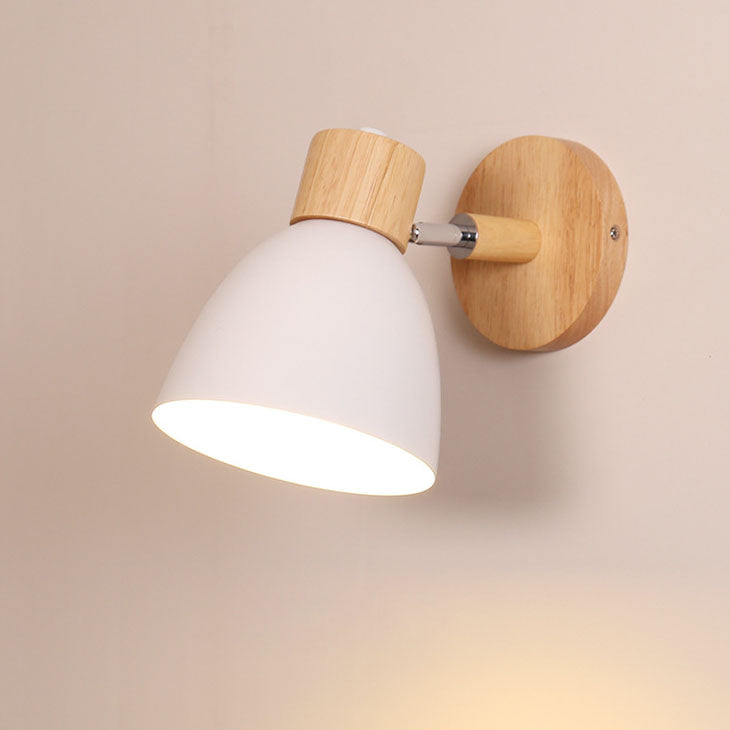 Wandleuchte Macaron aus Holz & Eisen