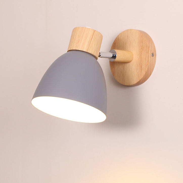 Wandleuchte Macaron aus Holz & Eisen