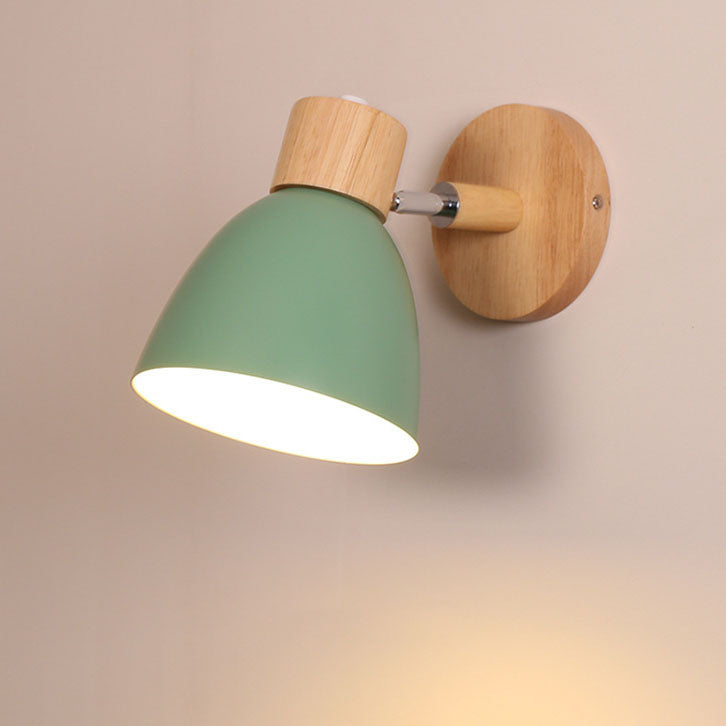 Wandleuchte Macaron aus Holz & Eisen