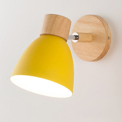 Wandleuchte Macaron aus Holz & Eisen