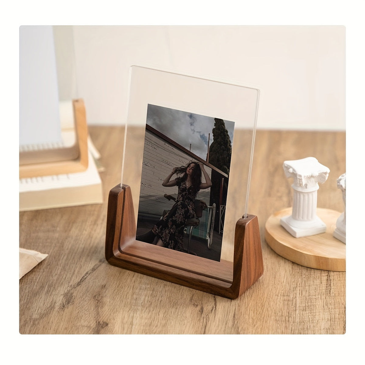 U-förmiger Bilderrahmen aus Acryl & Holz