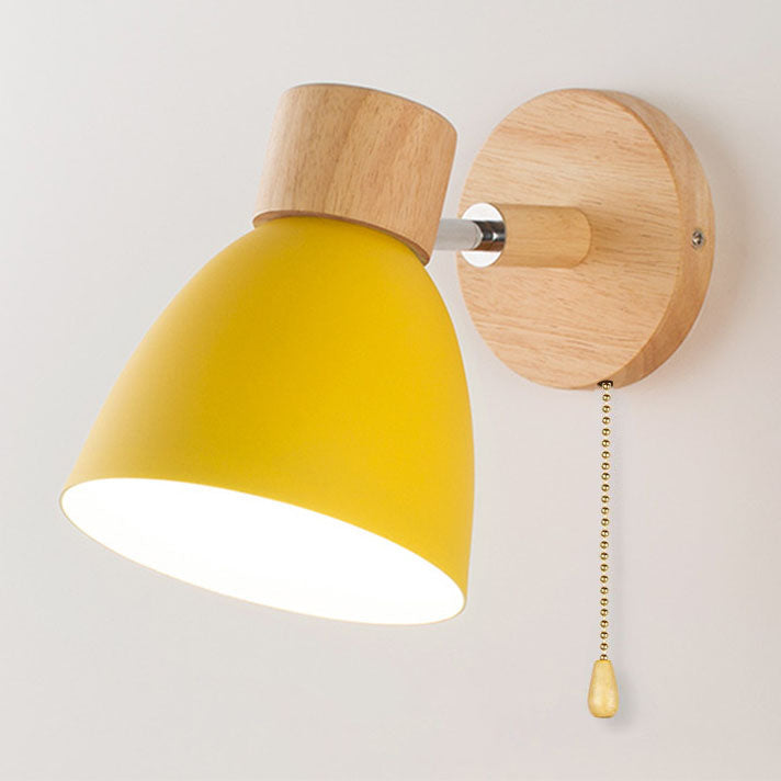 Wandleuchte Macaron aus Holz & Eisen
