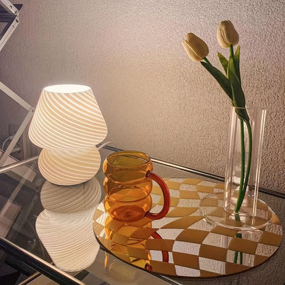 Pilzförmige Tischleuchte aus gedrehtem Glas