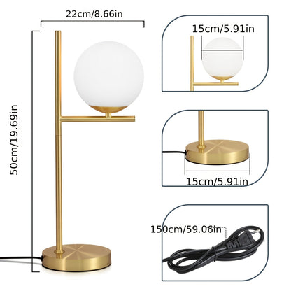 Tischleuchte mit goldfarbenem Messing und weißem Glaskugel-Schirm