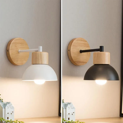 Wandleuchte aus Holz & Metall