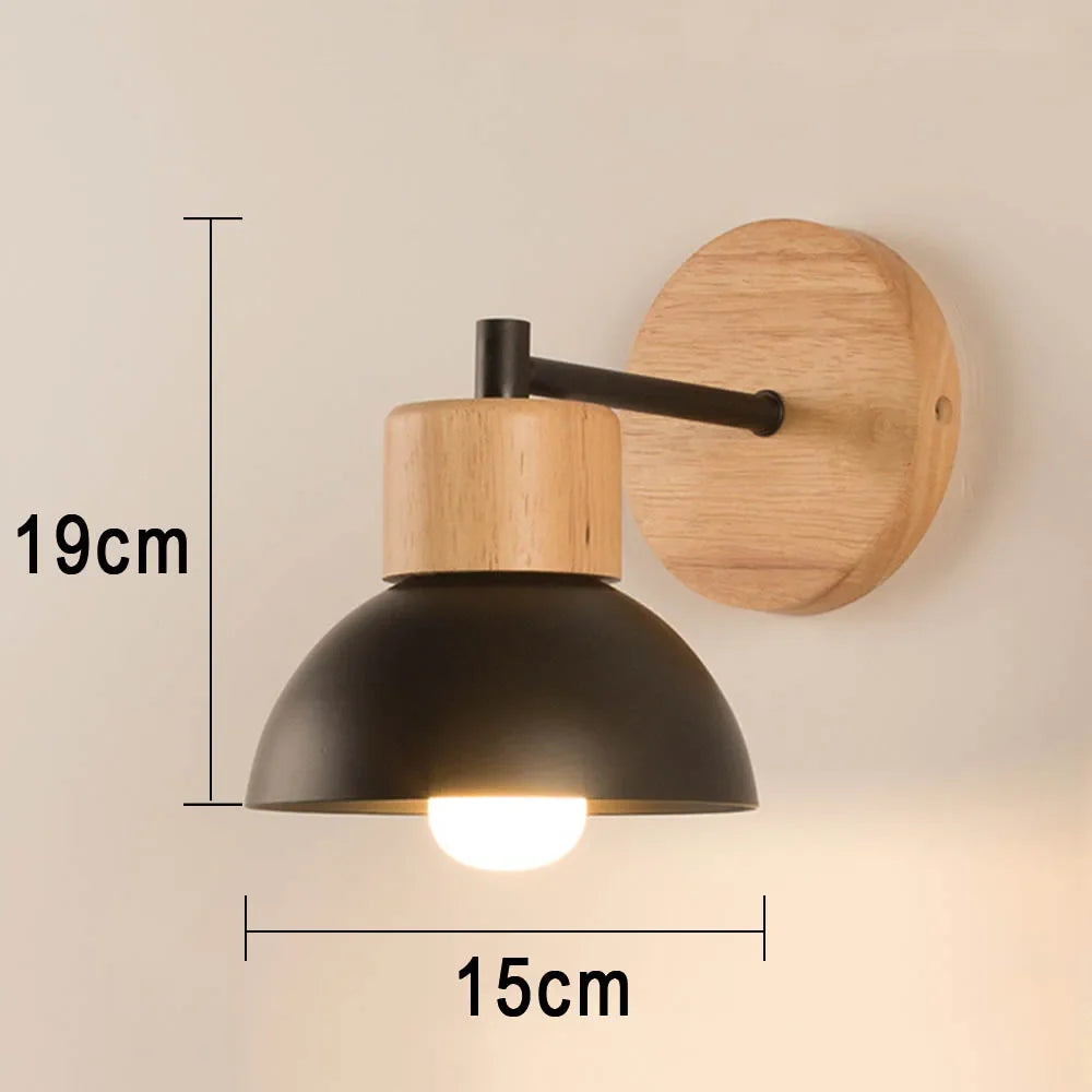 Wandleuchte aus Holz & Metall
