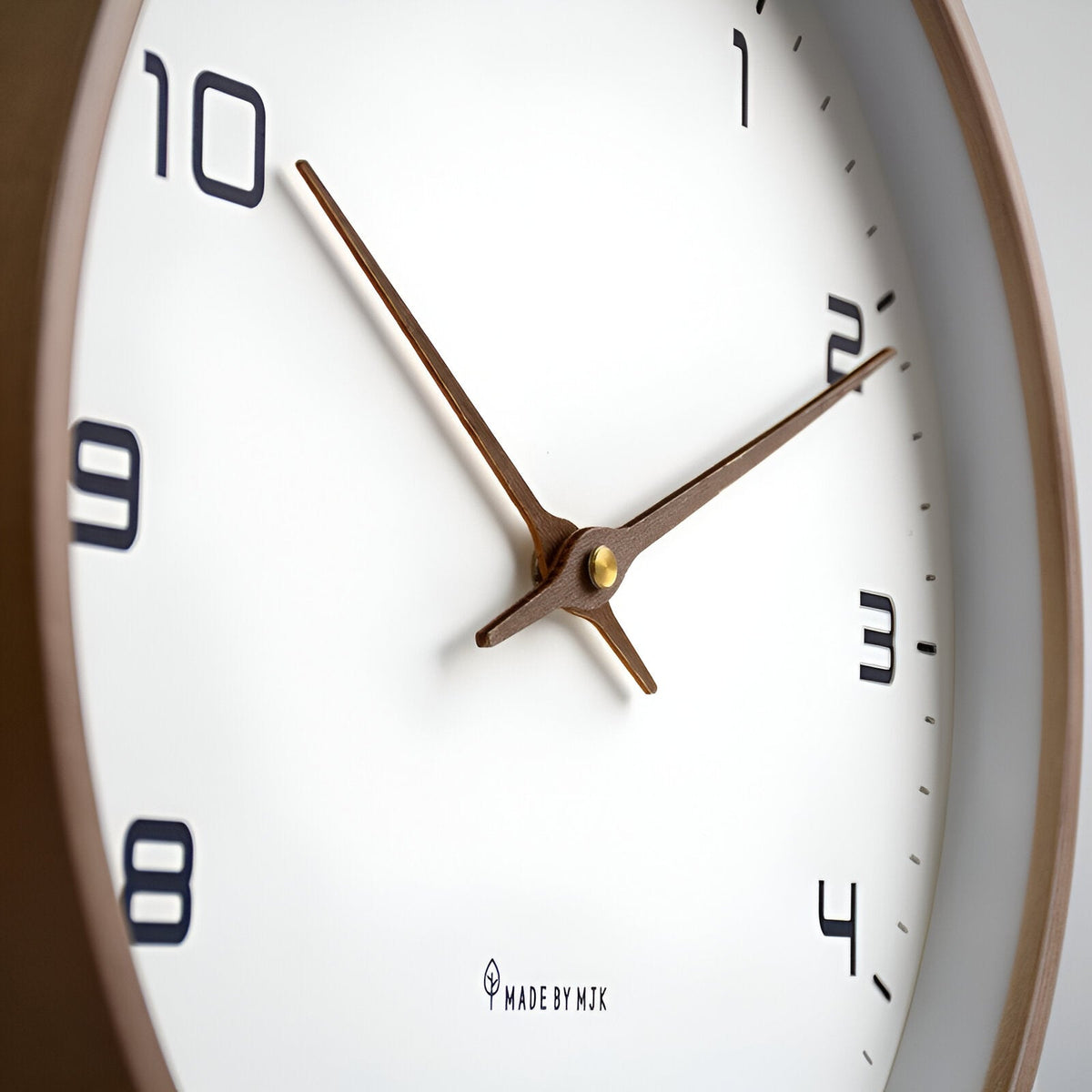 Nordische Wanduhr