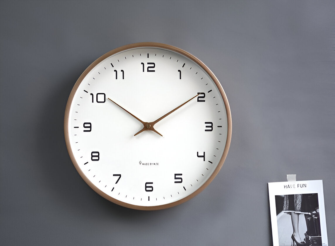Nordische Wanduhr