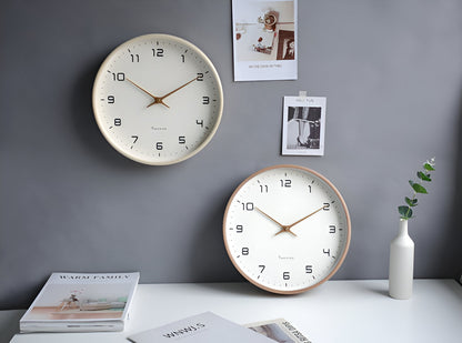 Nordische Wanduhr