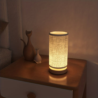 Moderne Holz-Tischleuchte mit USB-Anschluss