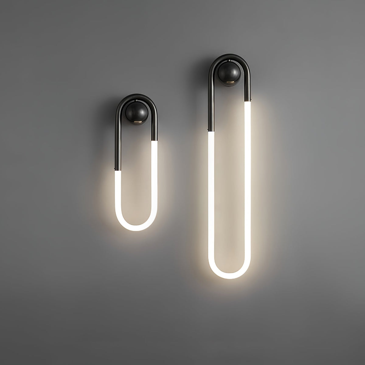 LED-Wandleuchte mit geschwungenem Acrylrahmen