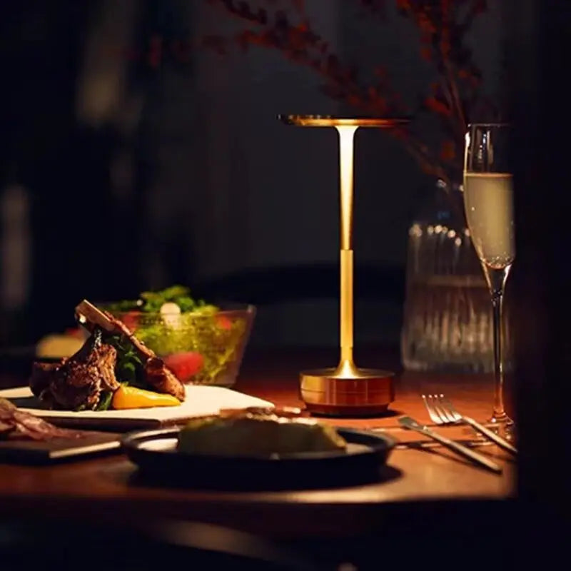 Wiederaufladbare, per Touch dimmbare Schreibtischlampe