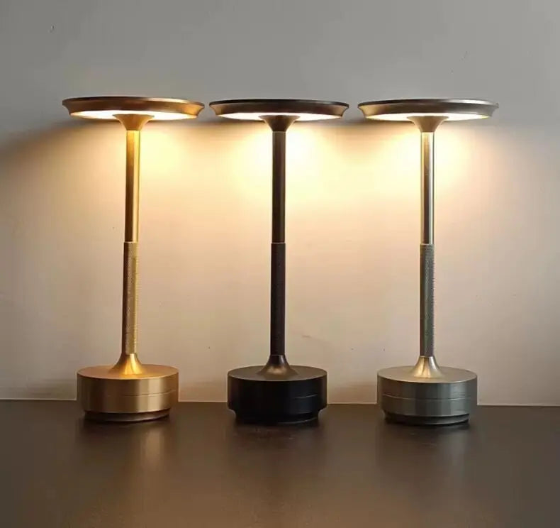 Wiederaufladbare, per Touch dimmbare Schreibtischlampe