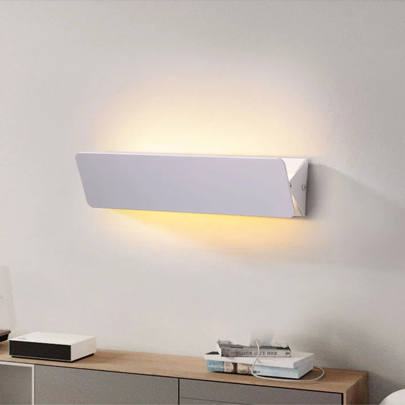 Minimalist Aluminium LED Swing Wall Lamp